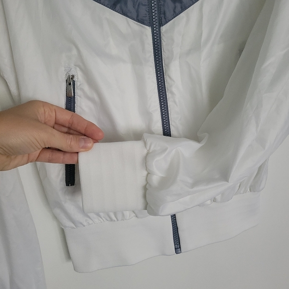 Nike Windbreaker The Windrunner Womens Small Front Zip Gray White - Picture 5 of 14